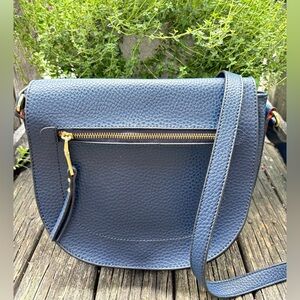 Pebble Faux Leather Saddle Bag
Never Used (small flaw on bottom, see photo)